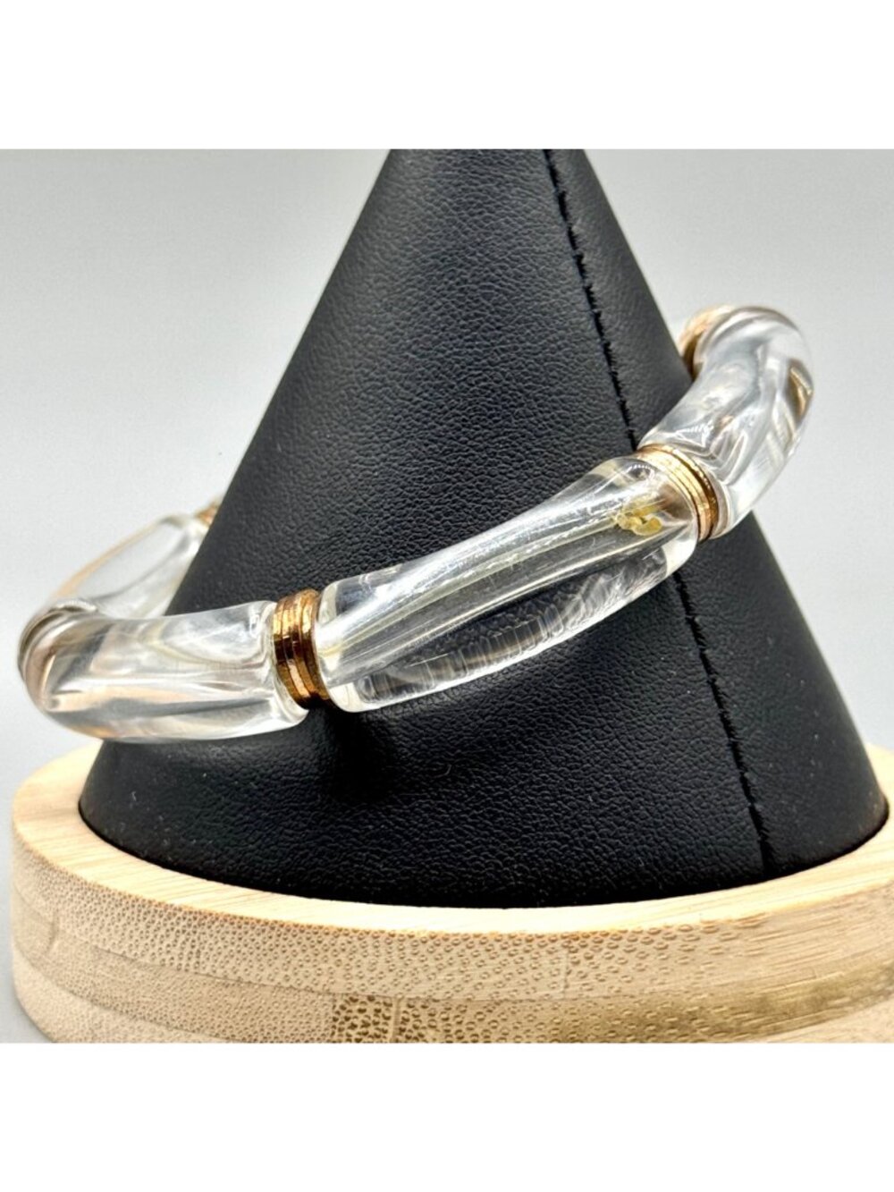Vintage Y2K Clear Chunky Lucite Stretch Bangle Bracelet Gold Tone Spacers 7.25" - Picture 3 of 8